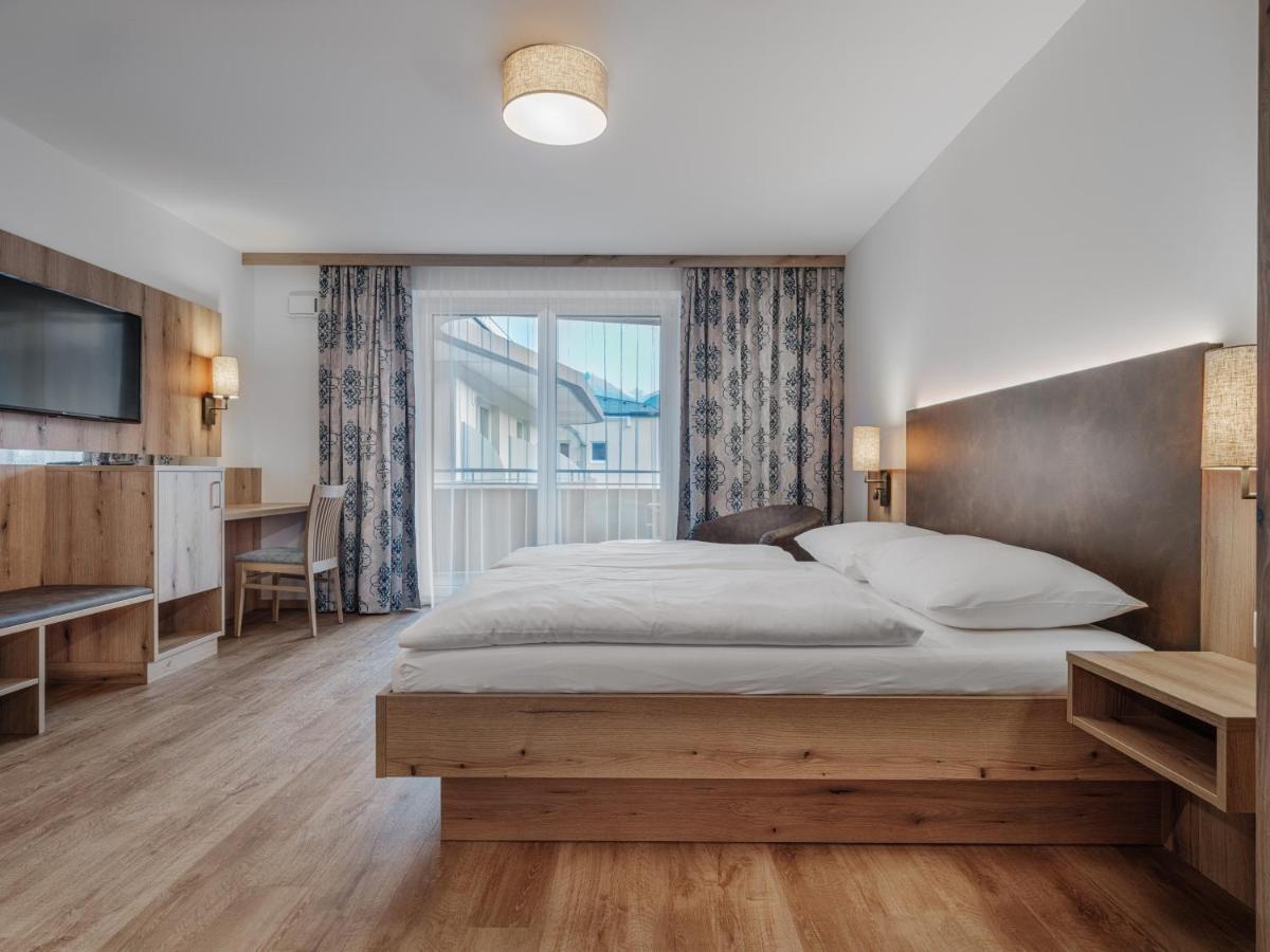 Aktiv- & Gesundheitsresort Das Gxund - Thermeneintritt Inklusive บาดฮอฟกัสไตน์ ภายนอก รูปภาพ