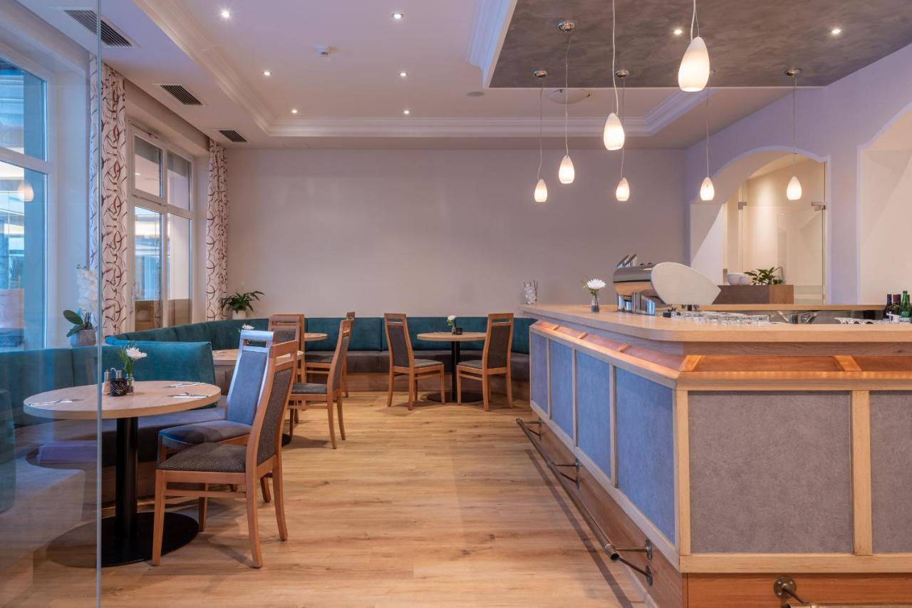 Aktiv- & Gesundheitsresort Das Gxund - Thermeneintritt Inklusive บาดฮอฟกัสไตน์ ภายนอก รูปภาพ