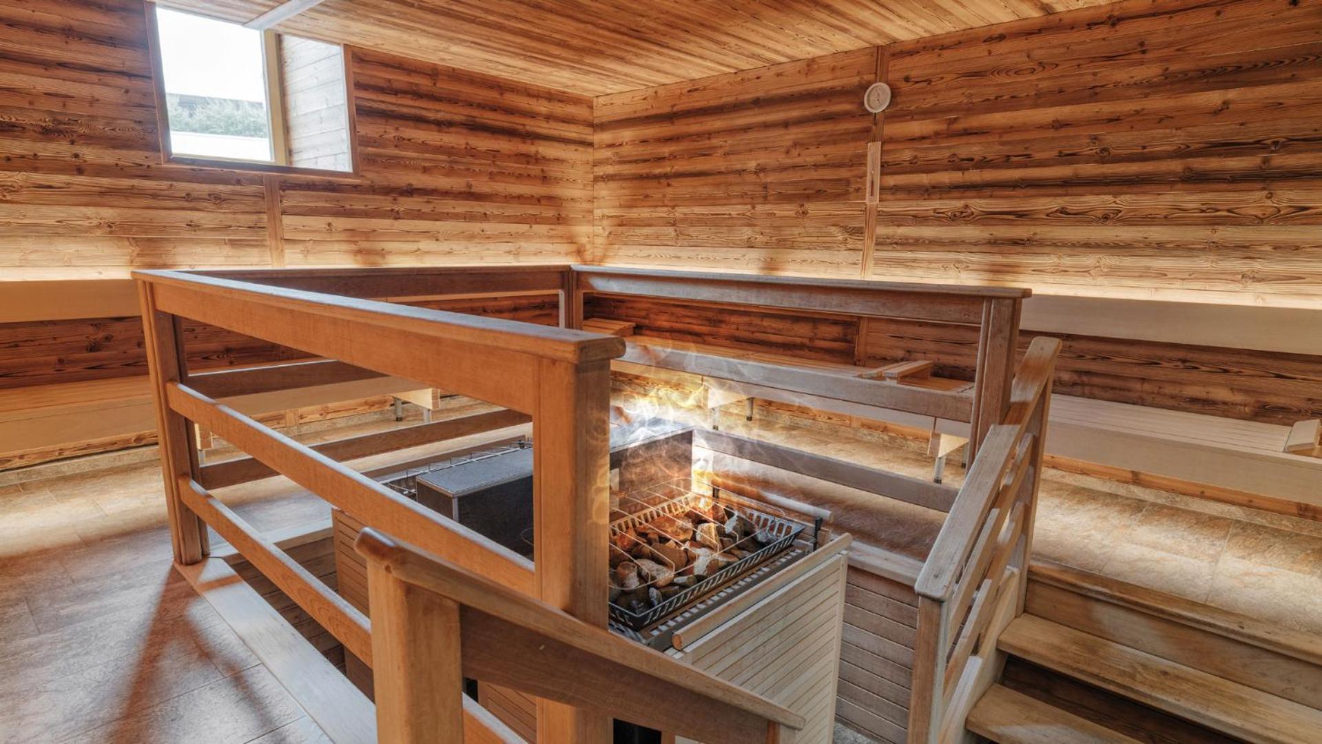 Aktiv- & Gesundheitsresort Das Gxund - Thermeneintritt Inklusive บาดฮอฟกัสไตน์ ภายนอก รูปภาพ