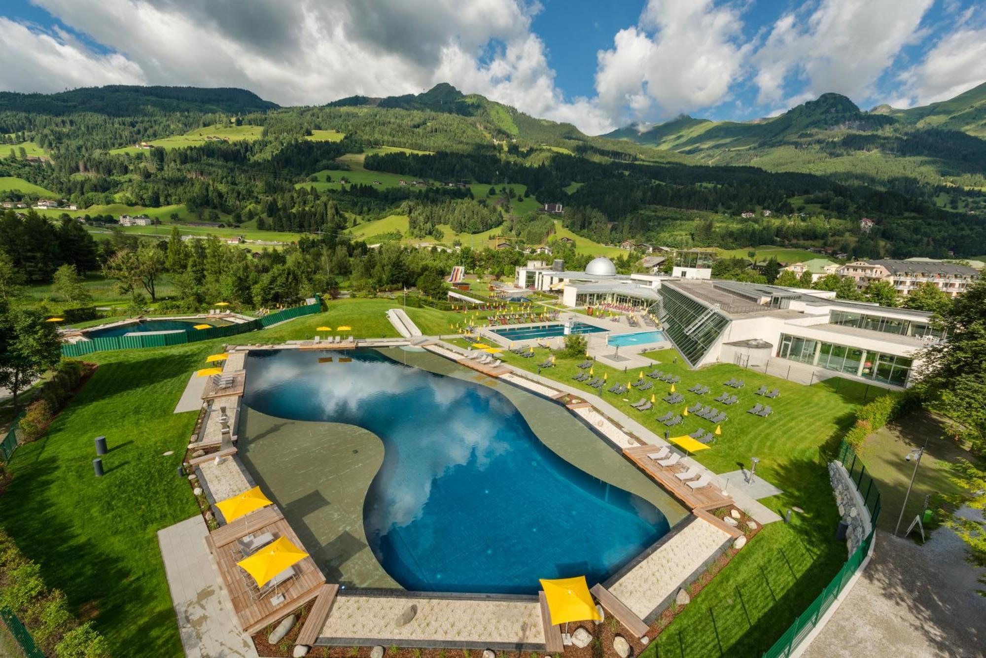 Aktiv- & Gesundheitsresort Das Gxund - Thermeneintritt Inklusive บาดฮอฟกัสไตน์ ภายนอก รูปภาพ